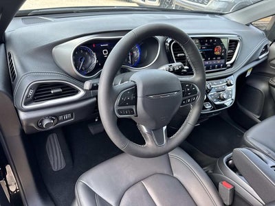 2027 Chrysler Pacifica PACIFICA SELECT AWD