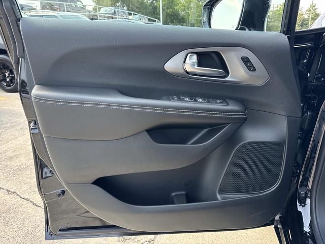 2027 Chrysler Pacifica PACIFICA SELECT AWD