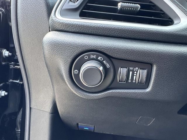 2027 Chrysler Pacifica PACIFICA SELECT AWD