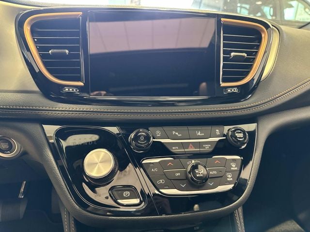 2027 Chrysler Pacifica Pinnacle