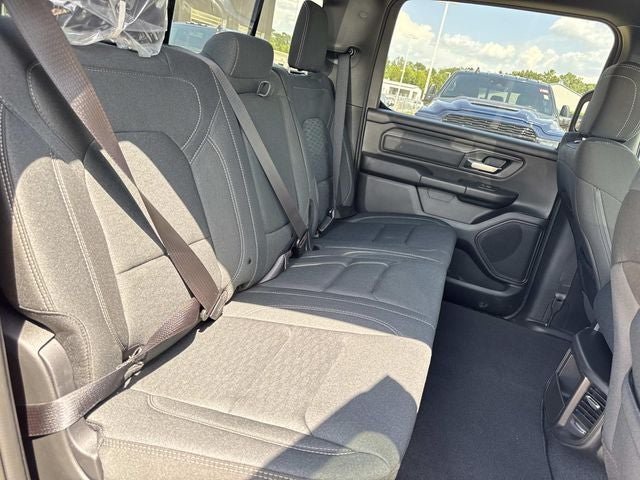 2026 RAM 1500 RAM 1500 EXPRESS CREW CAB 4X2 5'7' BOX