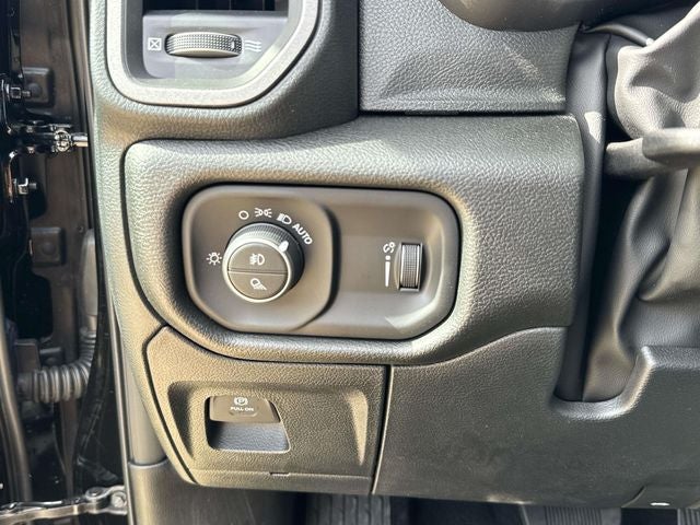 2026 RAM Ram 1500 RAM 1500 EXPRESS CREW CAB 4X2 5'7' BOX