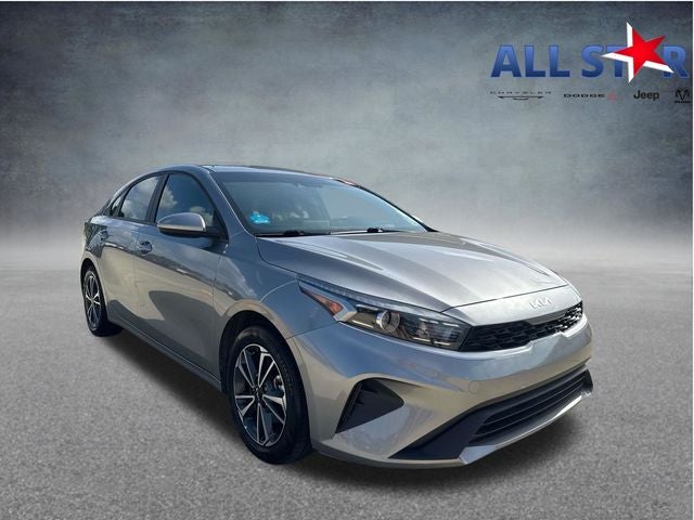 2024 Kia Forte LXS AT's photo