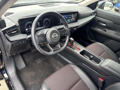 2025 Nissan Kicks SR FWD