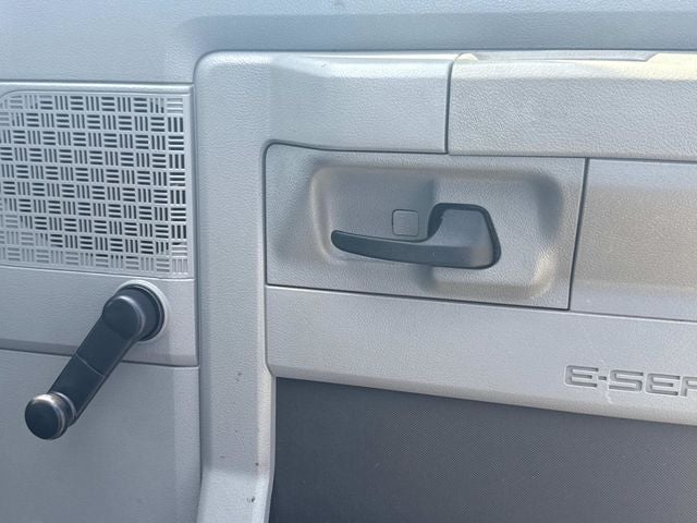 2017 Ford E-350SD Base Cutaway