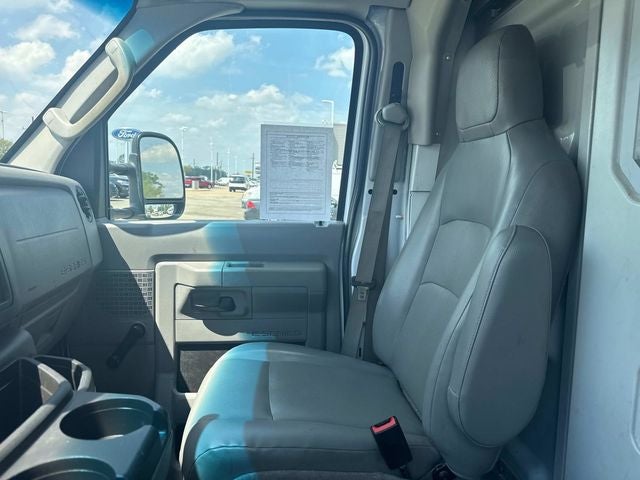 2017 Ford E-350SD Base Cutaway