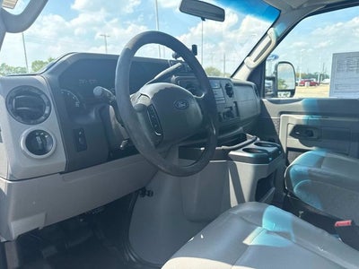 2017 Ford E-350SD Base Cutaway