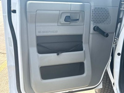 2017 Ford E-350SD Base Cutaway