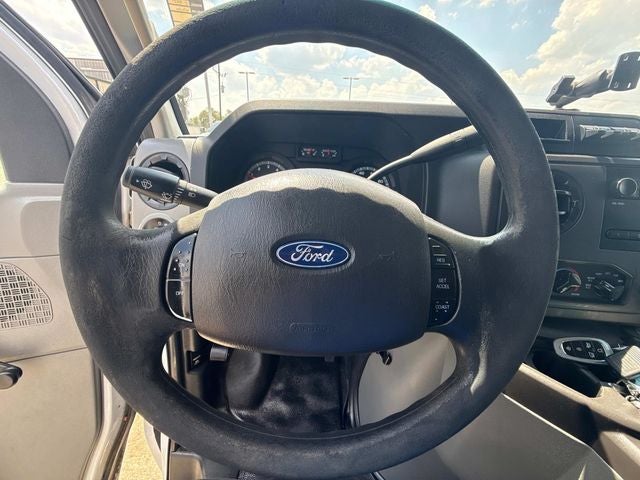 2017 Ford E-350SD Base Cutaway