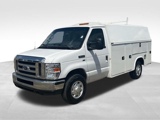 2017 Ford E-350SD Base Cutaway