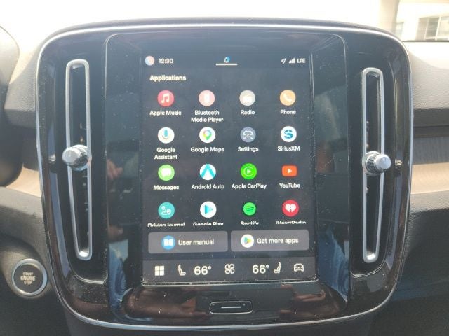 2023 Volvo XC40 B4 Plus Dark Theme