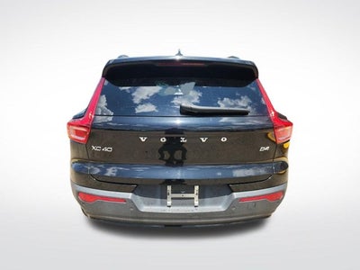 2023 Volvo XC40 B4 Plus Dark Theme