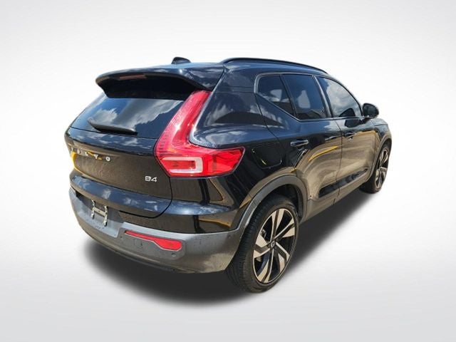 2023 Volvo XC40 B4 Plus Dark Theme