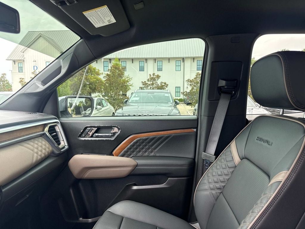 2025 GMC Canyon Denali