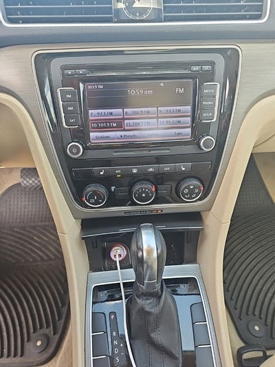 2014 Volkswagen Passat 1.8T SE