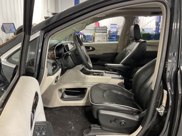 2023 Chrysler Pacifica Hybrid Limited