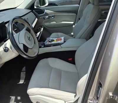 2024 Volvo XC90 B6 Plus Bright Theme