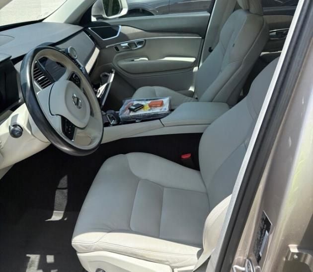 2024 Volvo XC90 B6 Plus Bright Theme