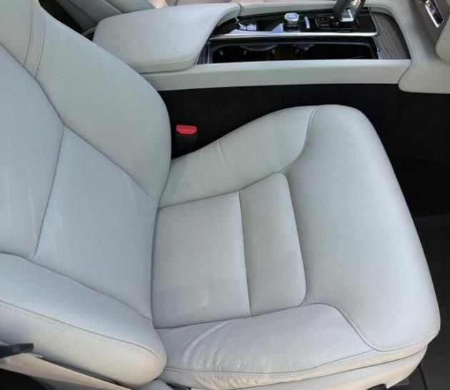2024 Volvo XC90 B6 Plus Bright Theme