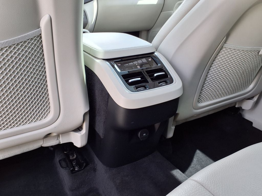 2023 Volvo XC90 B6 Plus 7-Seater