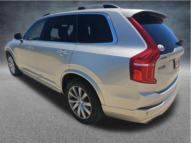 2016 Volvo XC90 T6 Momentum