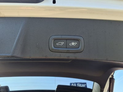 2023 Volvo XC40 B4 Plus Bright Theme