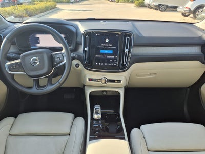 2023 Volvo XC40 B4 Plus Bright Theme
