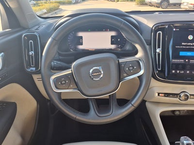 2023 Volvo XC40 B4 Plus Bright Theme