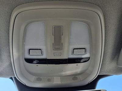 2023 Volvo XC40 B4 Plus Bright Theme