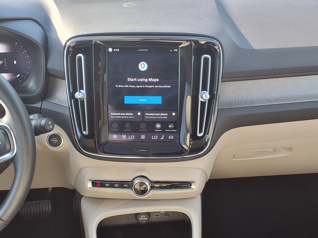 2023 Volvo XC40 B4 Plus Bright Theme