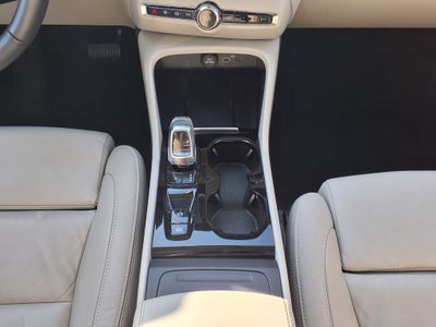 2023 Volvo XC40 B4 Plus Bright Theme