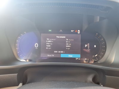 2023 Volvo XC40 B4 Plus Bright Theme