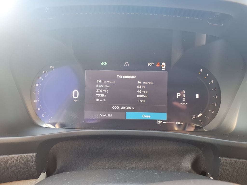 2023 Volvo XC40 B4 Plus Bright Theme