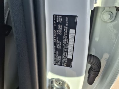 2023 Volvo XC40 B4 Plus Bright Theme