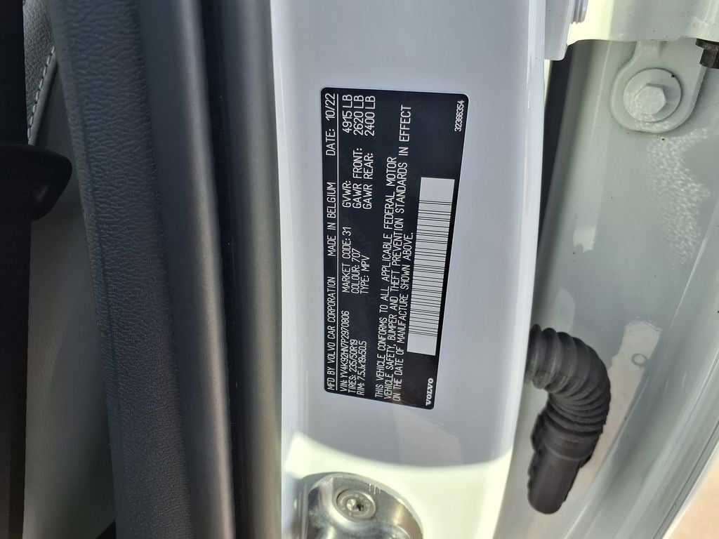 2023 Volvo XC40 B4 Plus Bright Theme