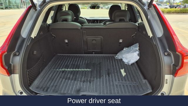 2023 Volvo XC60 B5 Ultimate Bright Theme