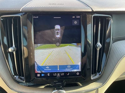 2023 Volvo XC60 B5 Ultimate Bright Theme