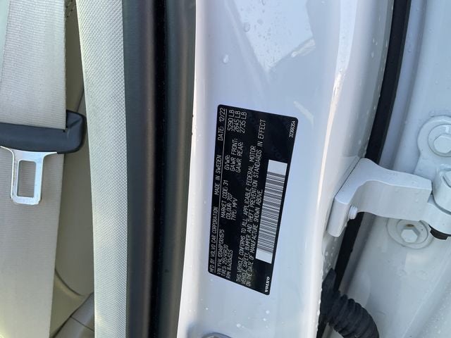 2023 Volvo XC60 B5 Ultimate Bright Theme