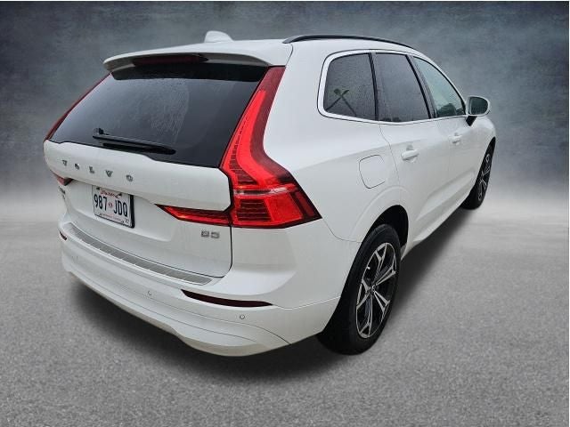 2022 Volvo XC60 B5 Momentum