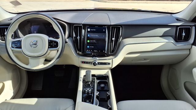 2023 Volvo XC60 B5 Plus Dark Theme