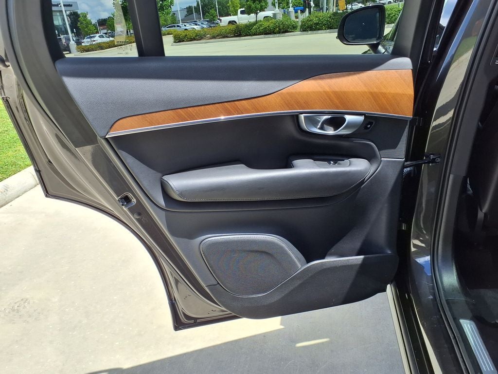 2024 Volvo XC90 B5 Plus