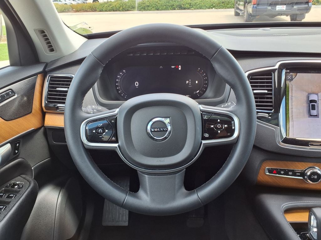 2024 Volvo XC90 B5 Plus