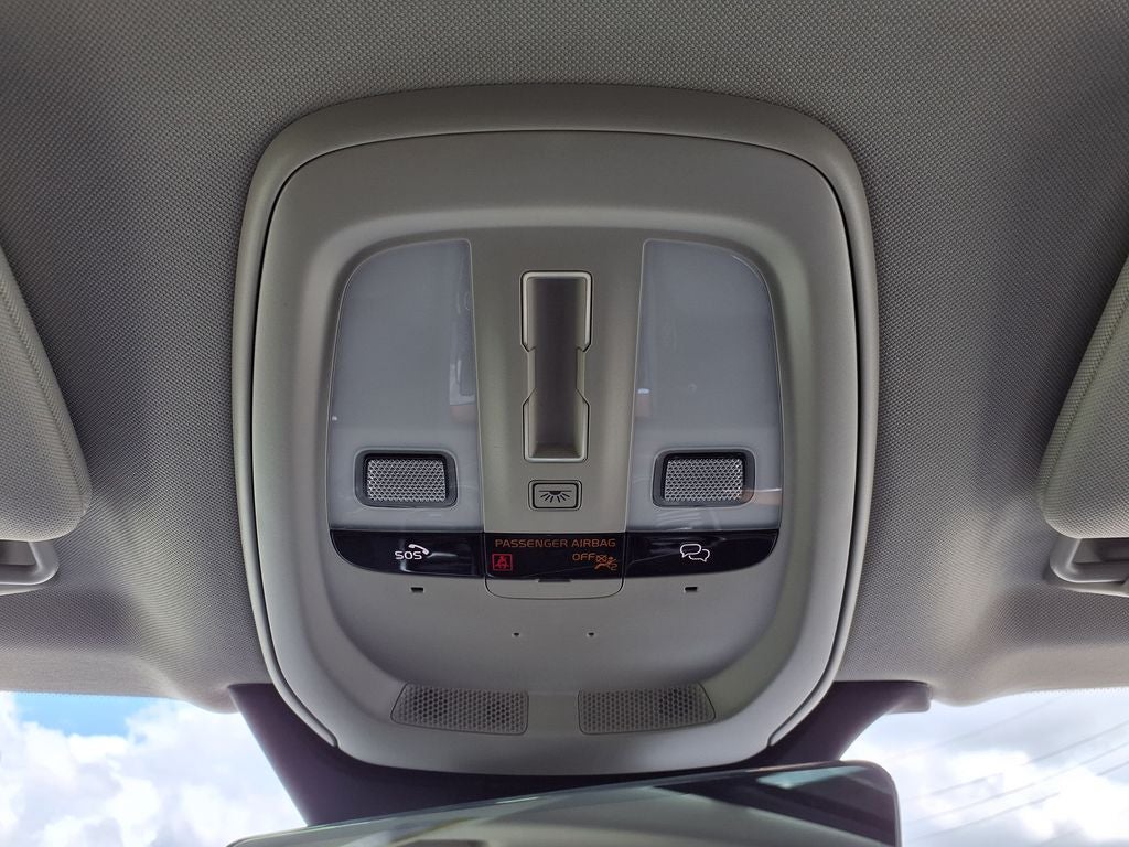 2024 Volvo XC90 B5 Plus