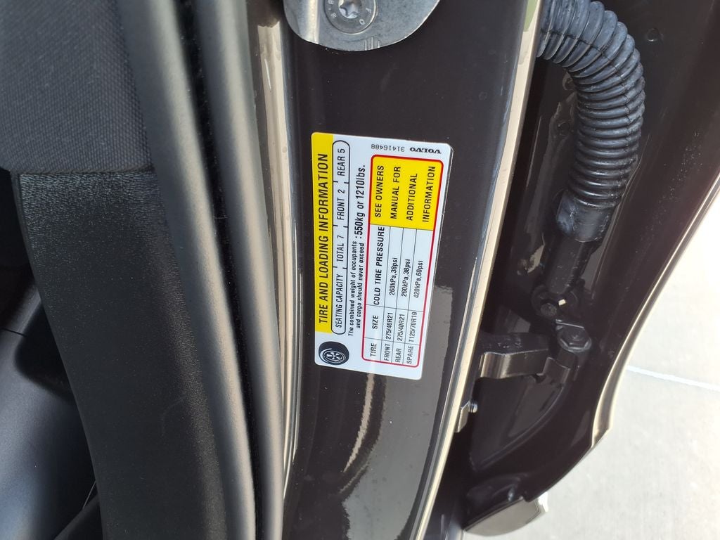 2024 Volvo XC90 B5 Plus