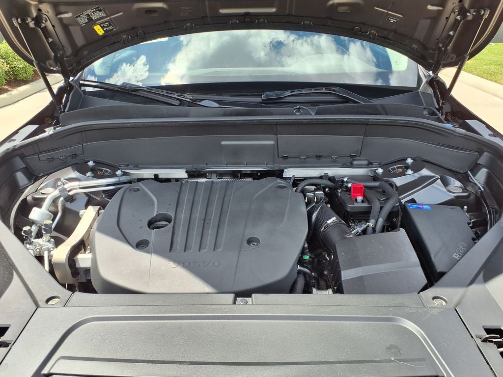 2024 Volvo XC90 B5 Plus
