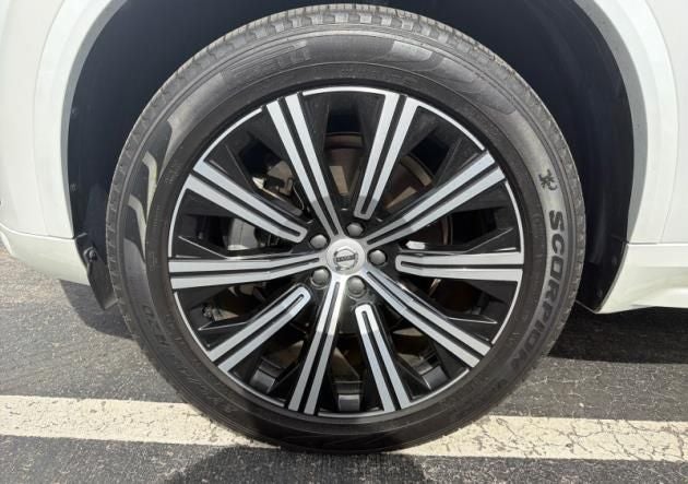 2024 Volvo XC90 B5 Core