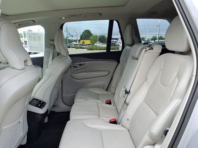 2023 Volvo XC90 B5 Plus