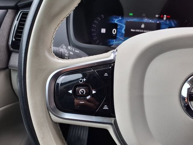 2023 Volvo XC90 B5 Plus