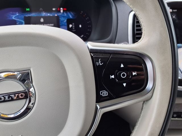 2023 Volvo XC90 B5 Plus