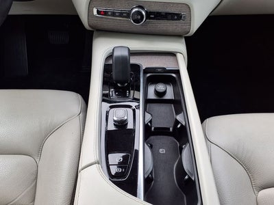 2023 Volvo XC90 B5 Plus
